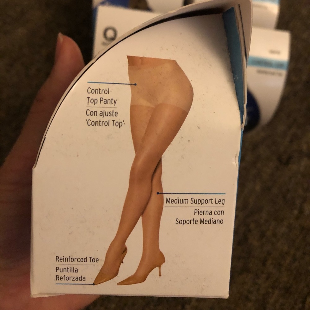 LEGGS Sheer Energy Nude PantyHose Bundle of 7 - Picture 3 of 8